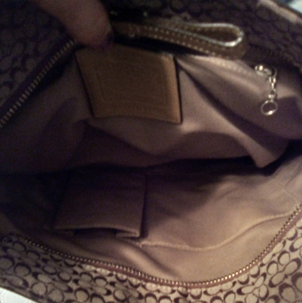 Authentic Coach Handbag! - Picture 6 of 7